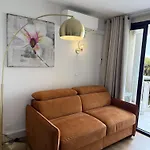 アパート Un De Charme Vue & Piscine D'exception カンヌ