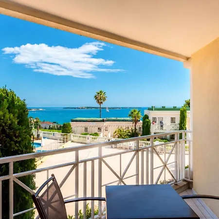 Un De Charme Vue & Piscine D'exception *