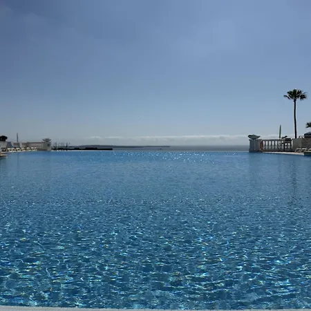 Un De Charme Vue & Piscine D'exception *