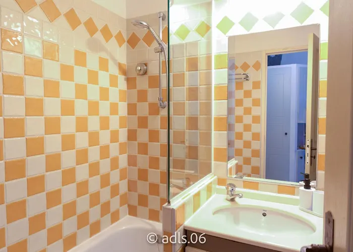 Un De Charme Vue & Piscine D'exception * Cannes