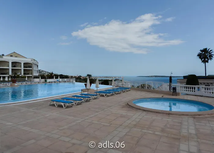 Un De Charme Vue & Piscine D'exception Apartman *